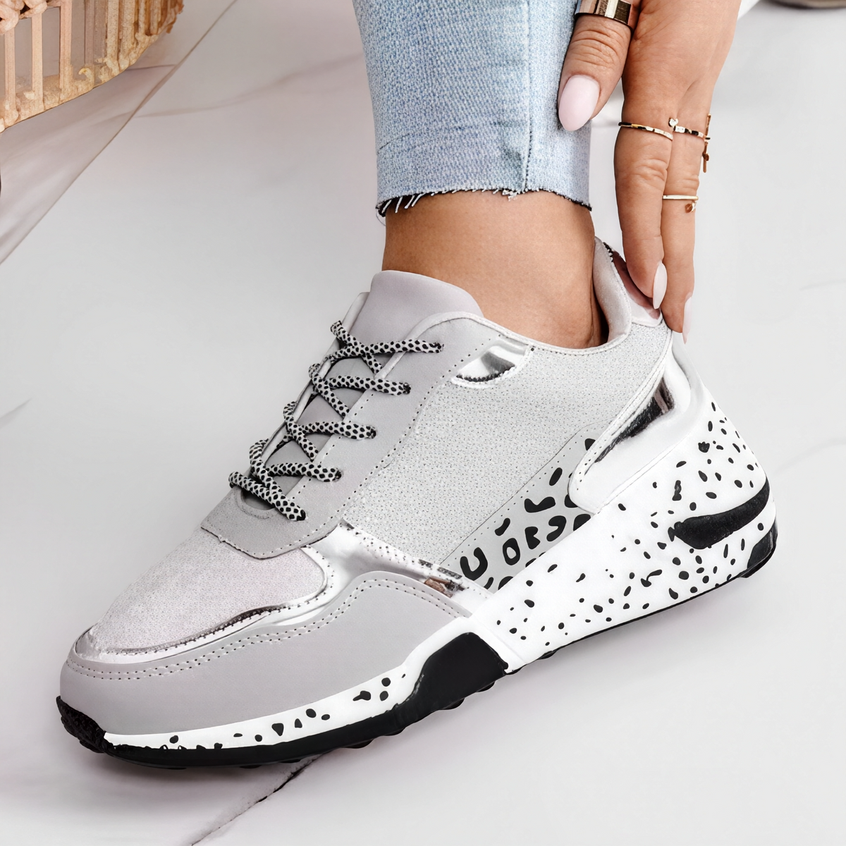 Delora - Damskie sneakersy na platformie