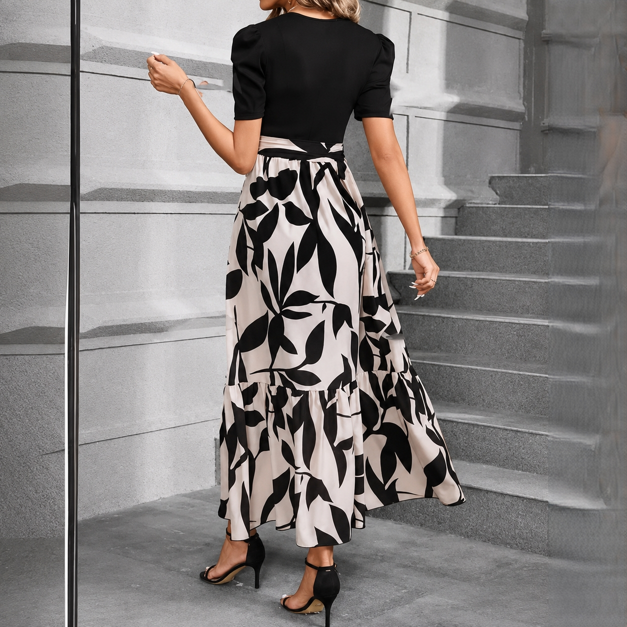Ynna - Elegancka i Szykowna Sukienka w Kwiaty