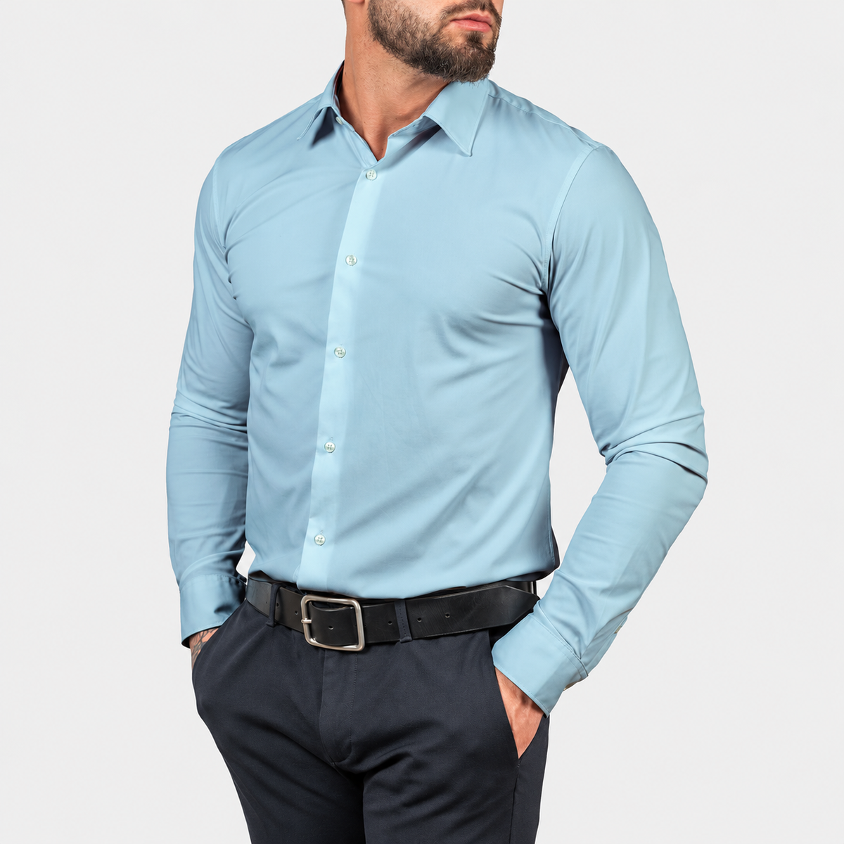 Levi – Koszula, która nie wymaga prasowania i oferuje komfort rozciągania