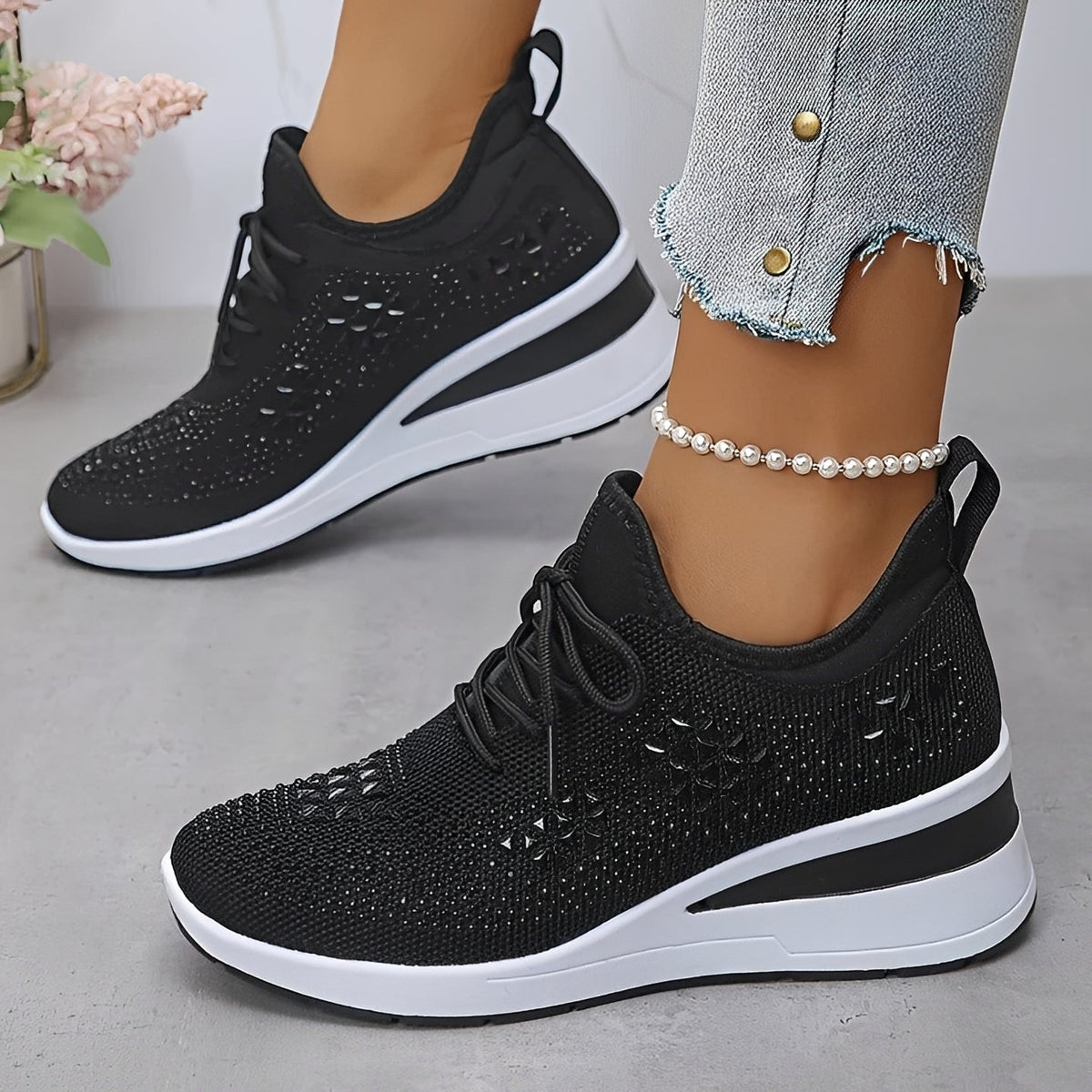 Elodie - Współczesne Komfortowe Sneakersy z Elementami Kryształków