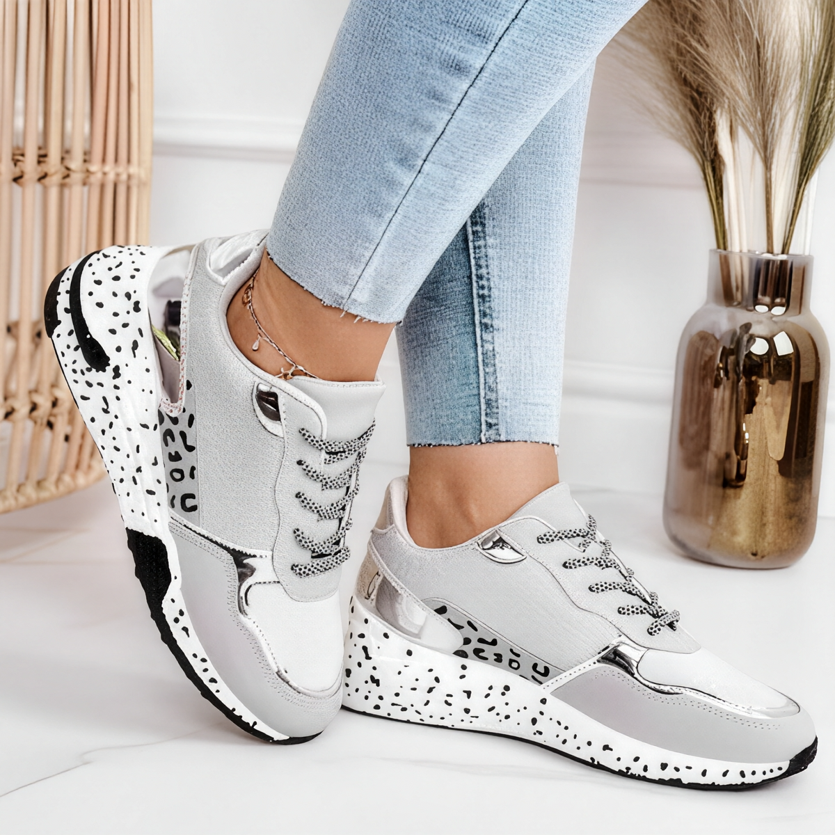 Delora - Damskie sneakersy na platformie
