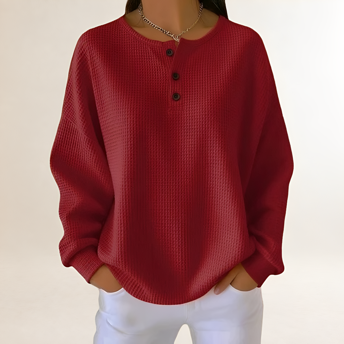 Damski sweter casual z relaxed fit i guzikami Henley - warkoczowa faktura