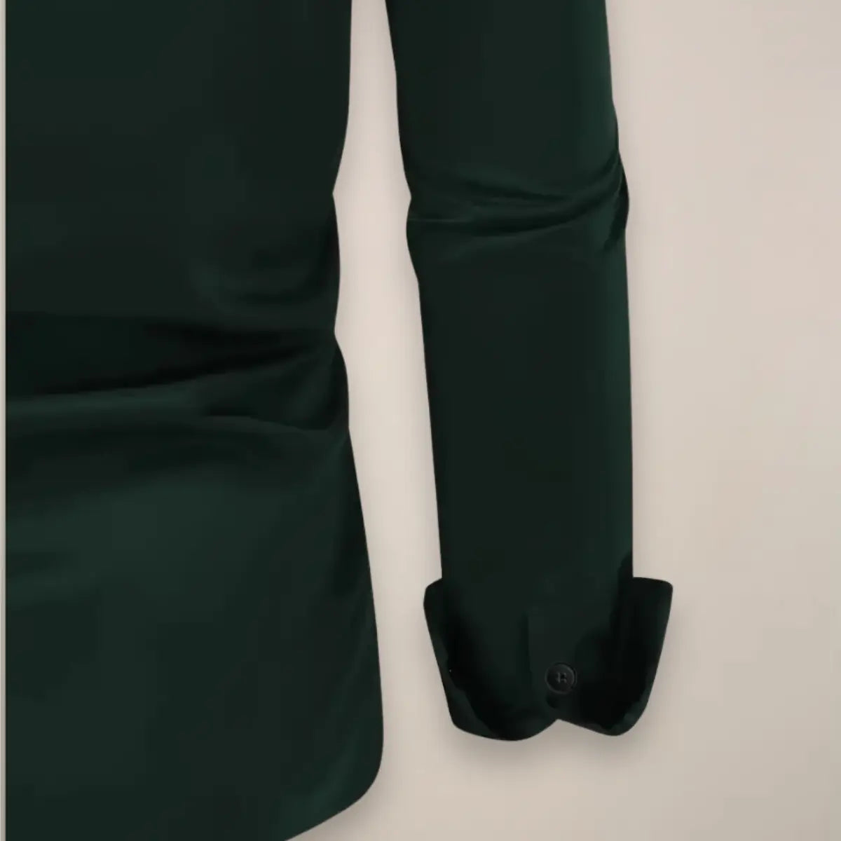 Męczna koszula wizytowa z długim rękawem, zapięciem na guziki i slim fit