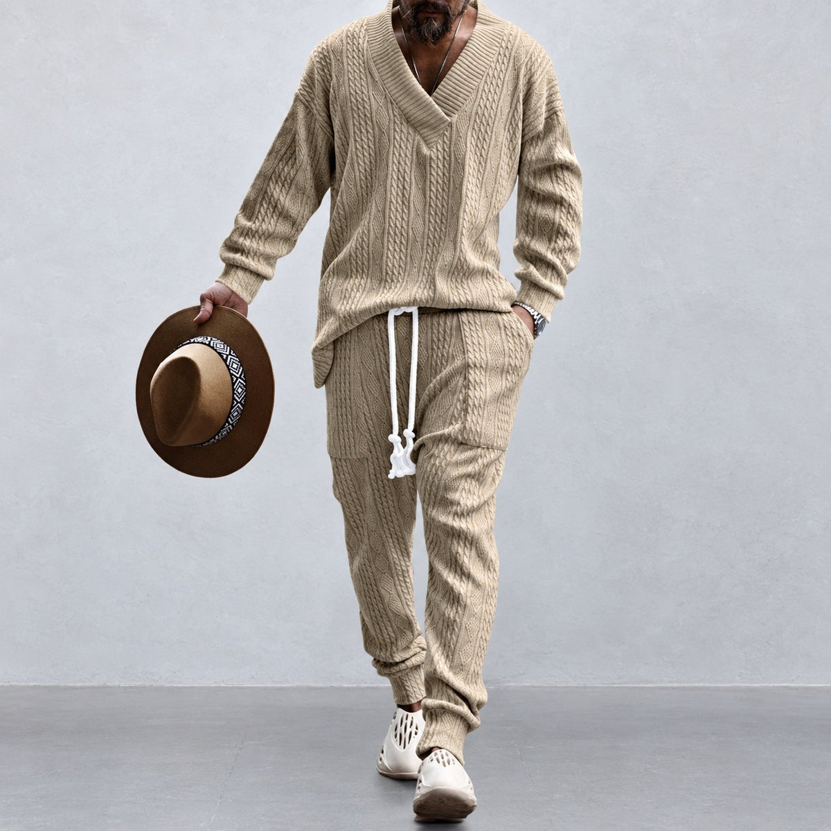 Męczny zestaw athleisure z topem z dekoltem V i spodniami z troczkami - relaxed fit