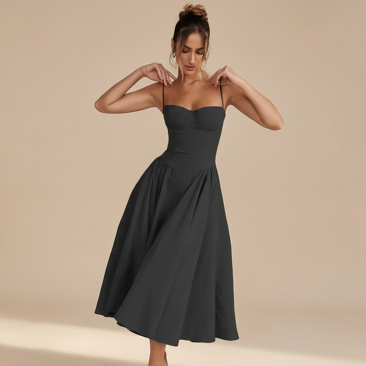 Jutte - Elegancka Sukienka Midi